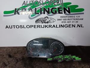 Begagnade Vägmätare KM Volkswagen Touran (1T1/T2) 2.0 FSI 16V Pris € 50,00 Marginaltabell erbjuds av Autosloperij Kralingen B.V.