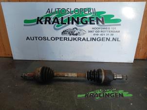 Gebruikte Aandrijfas links-voor Ford Focus C-Max 1.8 16V Prijs € 24,99 Margeregeling aangeboden door Autosloperij Kralingen B.V.