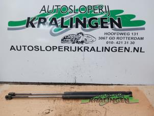 Begagnade Set med gasfjädrar, baklucka Mitsubishi Colt (Z2/Z3) 1.3 16V Pris € 29,99 Marginaltabell erbjuds av Autosloperij Kralingen B.V.