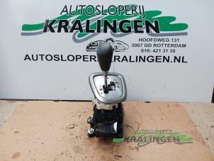 Begagnade Automatisk växelväljare Peugeot 107 1.0 12V Pris € 24,98 Marginaltabell erbjuds av Autosloperij Kralingen B.V.