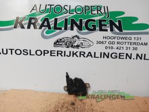 Gebruikte Slotmechaniek Motorkap Ford Focus 2 Wagon 1.6 16V Prijs € 25,00 Margeregeling aangeboden door Autosloperij Kralingen B.V.