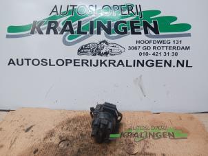 Używane Zaplon (kompletny) Mazda 323 P (BA15) 1.5i 16V Cena € 50,00 Procedura marży oferowane przez Autosloperij Kralingen B.V.