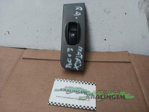 Gebruikte Raam schakelaar elektrisch Hyundai Matrix 1.8 16V Prijs € 9,99 Margeregeling aangeboden door Autosloperij Kralingen B.V.