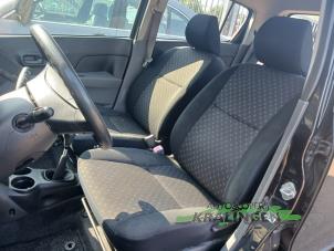 Używane Pas bezpieczenstwa lewy przód Daihatsu Cuore (L251/271/276) 1.0 12V DVVT Cena € 39,99 Procedura marży oferowane przez Autosloperij Kralingen B.V.