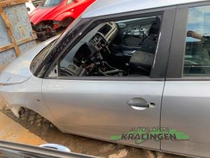 Gebruikte Portier 4Deurs links-voor Skoda Fabia II (5J) 1.4i 16V Prijs € 74,99 Margeregeling aangeboden door Autosloperij Kralingen B.V.