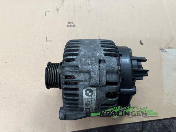 Dynamo från en BMW 7 serie (E65/E66/E67) 730d 24V 2003