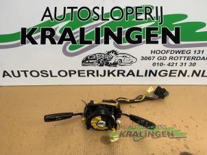 Używane Przelacznik kierunkowskazu Mazda Demio (DW) 1.3 16V Cena € 50,00 Procedura marży oferowane przez Autosloperij Kralingen B.V.