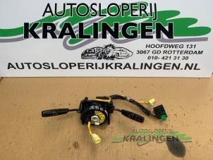 Używane Przelacznik kierunkowskazu Mazda Demio (DW) 1.3 16V Cena € 50,00 Procedura marży oferowane przez Autosloperij Kralingen B.V.