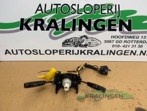 Używane Przelacznik kierunkowskazu Mazda Demio (DW) 1.3 16V Cena € 50,00 Procedura marży oferowane przez Autosloperij Kralingen B.V.