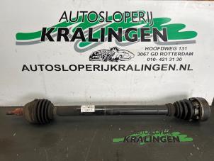 Gebruikte Aandrijfas rechts-voor Skoda Octavia (1U2) 1.9 TDi 100 Prijs € 24,99 Margeregeling aangeboden door Autosloperij Kralingen B.V.