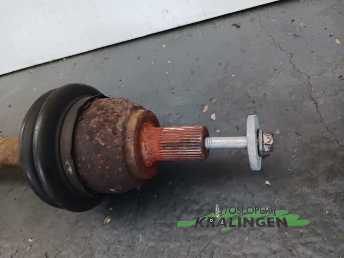 Drivaxel, vänster fram från en Ford Focus C-Max 1.6 16V 2005