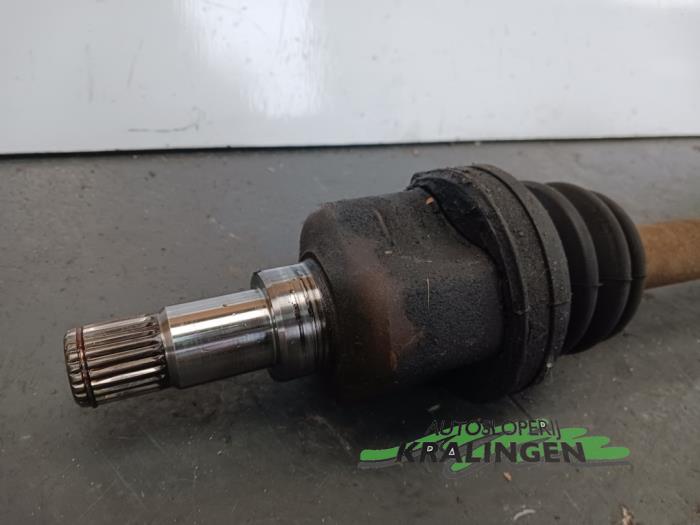 Drivaxel, vänster fram från en Ford Focus C-Max 1.6 16V 2005