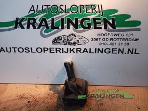 Begagnade Växelspaksskydd Volkswagen Polo IV (9N1/2/3) 1.2 12V Pris € 14,99 Marginaltabell erbjuds av Autosloperij Kralingen B.V.