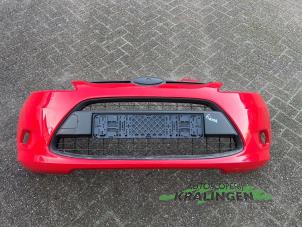 Używane Zderzak przedni Ford Fiesta 6 (JA8) 1.25 16V Cena € 299,99 Procedura marży oferowane przez Autosloperij Kralingen B.V.