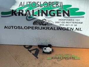 Gebruikte Kachelklep Motor Renault Trafic (1FL/2FL/3FL/4FL) 1.6 dCi 115 Prijs € 29,99 Margeregeling aangeboden door Autosloperij Kralingen B.V.