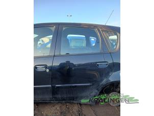 Używane Drzwi lewe tylne wersja 4-drzwiowa Mitsubishi Colt (Z2/Z3) 1.3 16V Cena € 74,99 Procedura marży oferowane przez Autosloperij Kralingen B.V.