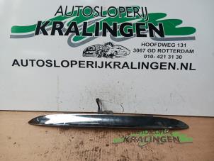 Gebruikte Handgreep Achterklep Mini Mini Cooper S (R53) 1.6 16V Prijs € 49,99 Margeregeling aangeboden door Autosloperij Kralingen B.V.