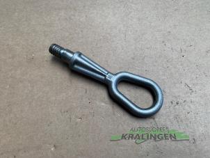 Gebruikte Sleepoog voor BMW 1 serie (E87/87N) 116i 1.6 16V Prijs € 9,99 Margeregeling aangeboden door Autosloperij Kralingen B.V.