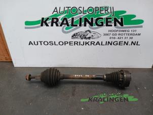 Begagnade Drivaxel, vänster fram Audi A3 (8P1) 1.6 Pris € 24,99 Marginaltabell erbjuds av Autosloperij Kralingen B.V.