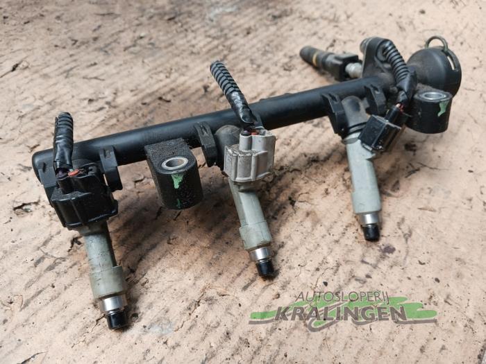 Insprutare (bensin) från en Toyota Yaris II (P9) 1.0 12V VVT-i 2010