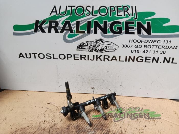 Insprutare (bensin) från en Toyota Yaris II (P9) 1.0 12V VVT-i 2010