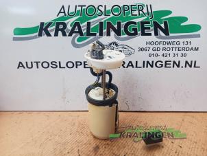 Używane Pompa benzynowa Honda CR-V (RD5/6/7/8) 2.0i 16V VTEC Cena € 100,00 Procedura marży oferowane przez Autosloperij Kralingen B.V.