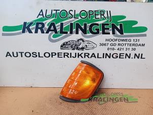 Gebruikte Richtingaanwijzer links Mercedes 190 (W201) 2.0 E Prijs € 19,99 Margeregeling aangeboden door Autosloperij Kralingen B.V.