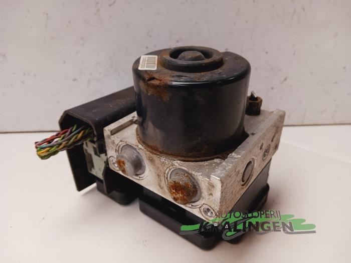 ABS-pump från en Peugeot 207/207+ (WA/WC/WM) 1.4 16V VTi 2009