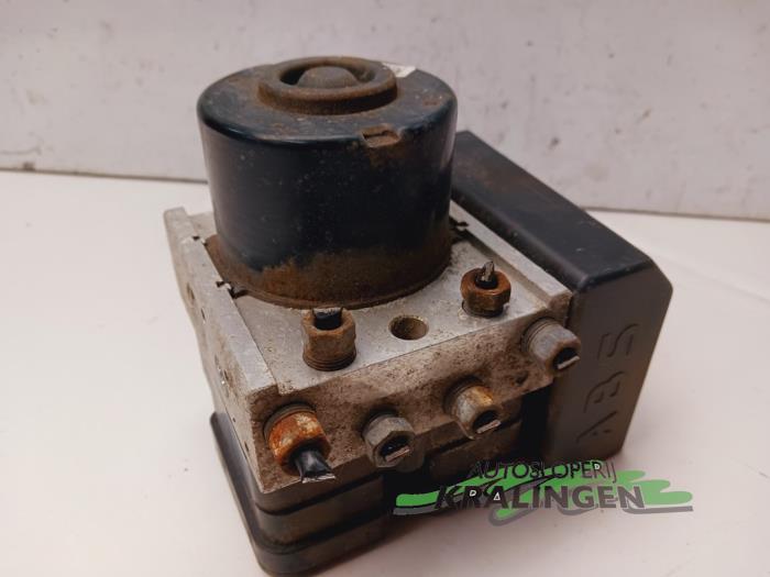 ABS-pump från en Peugeot 207/207+ (WA/WC/WM) 1.4 16V VTi 2009