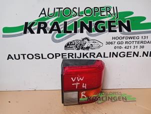 Begagnade Baklykta, höger Volkswagen Transporter/Caravelle T4 1.9 TD Pris € 24,98 Marginaltabell erbjuds av Autosloperij Kralingen B.V.