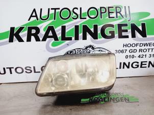 Gebruikte Linker Koplamp Volkswagen Bora (1J2) 1.9 TDI 100 Prijs € 24,98 Margeregeling aangeboden door Autosloperij Kralingen B.V.