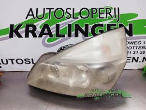 Używane Reflektor prawy Renault Espace (JK) 2.0 Turbo 16V Grand Espace Cena € 99,99 Procedura marży oferowane przez Autosloperij Kralingen B.V.