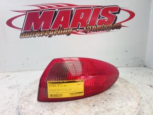 Gebruikte Achterlicht rechts Alfa Romeo 147 (937) 1.6 HP Twin Spark 16V Prijs € 15,00 Margeregeling aangeboden door Autosloopbedrijf gebr. Maris