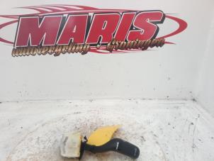 Gebruikte Ruitenwis Schakelaar Saab 9-5 (YS3E) 2.0t 16V Prijs € 20,00 Margeregeling aangeboden door Autosloopbedrijf gebr. Maris