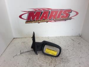 Begagnade Skärmspegel, höger Ford Fiesta 5 (JD/JH) 1.3 Pris € 20,00 Marginaltabell erbjuds av Autosloopbedrijf gebr. Maris