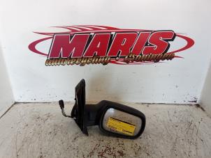 Begagnade Skärmspegel, höger Ford Fiesta 5 (JD/JH) 1.4 16V Pris € 25,00 Marginaltabell erbjuds av Autosloopbedrijf gebr. Maris