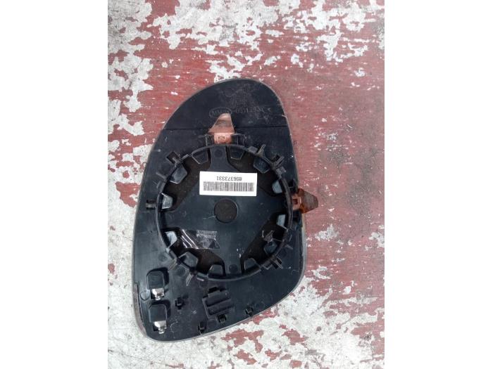 Spiegelglas links van een Volkswagen Golf V (1K1) 1.4 FSI 16V 2005