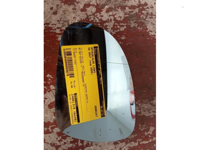 Spiegelglas links van een Volkswagen Golf V (1K1) 1.4 FSI 16V 2005