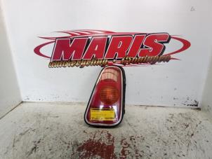Begagnade Baklykta, höger BMW Mini One/Cooper (R50) 1.6 16V Cooper Pris € 25,00 Marginaltabell erbjuds av Autosloopbedrijf gebr. Maris
