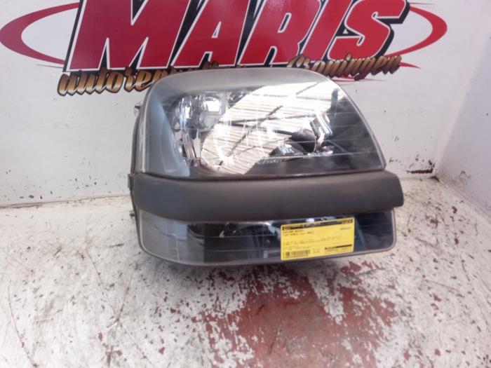 Strålkastare, höger från en Fiat Doblo (223A/119) 1.2 2001