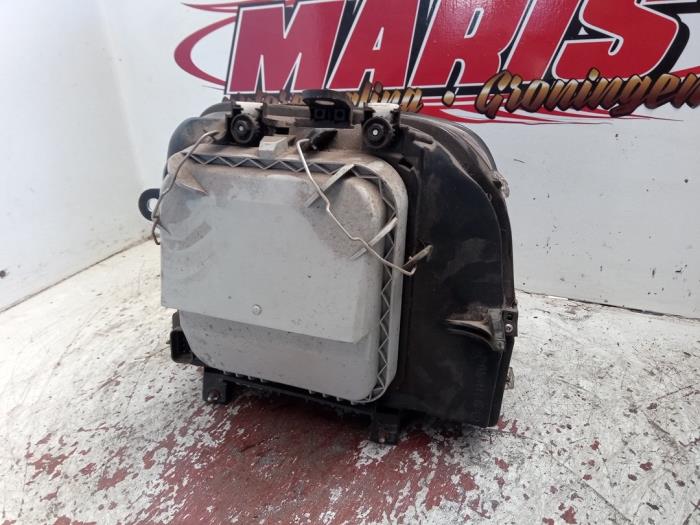 Strålkastare, höger från en Fiat Doblo (223A/119) 1.2 2001