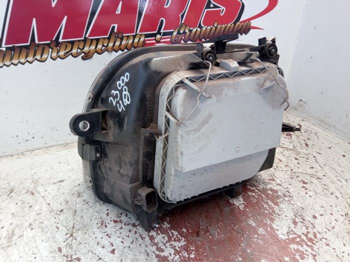 Strålkastare, höger från en Fiat Doblo (223A/119) 1.2 2001