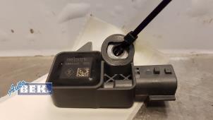 Gebruikte Airbag Sensor Renault Clio IV Estate/Grandtour (7R) 1.5 Energy dCi 90 FAP Prijs € 20,00 Margeregeling aangeboden door Auto Bek