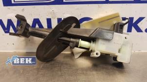 Begagnade Tanklåsmotor Volvo V60 I (FW/GW) 2.0 D4 16V Pris € 6,00 Marginaltabell erbjuds av Auto Bek