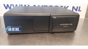 Begagnade CD-växlare Porsche Cayenne (9PA) 4.5 S V8 32V Pris € 170,00 Marginaltabell erbjuds av Auto Bek