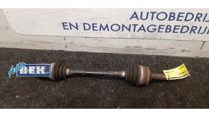 Gebruikte Steekas links-voor Toyota Yaris (P1) 1.0 16V VVT-i Prijs € 15,00 Margeregeling aangeboden door Auto Bek