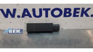 Gebruikte Keyless entry antenne Audi A3 Sportback (8VA/8VF) 2.0 TDI 16V Prijs € 10,00 Margeregeling aangeboden door Auto Bek