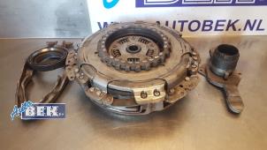 Begagnade Kopplingssats (komplett) Volkswagen Golf VII (AUA) 1.5 TSI Evo BMT 16V Pris € 250,00 Marginaltabell erbjuds av Auto Bek