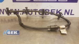 Używane Przewód powrotny paliwa Mercedes E (W213) E-220d 2.0 Turbo 16V Cena € 30,00 Procedura marży oferowane przez Auto Bek