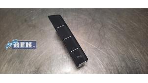 Gebruikte Schakelaar (diversen) Volkswagen Tiguan (AD1) 1.4 TSI 16V Prijs € 30,00 Margeregeling aangeboden door Auto Bek